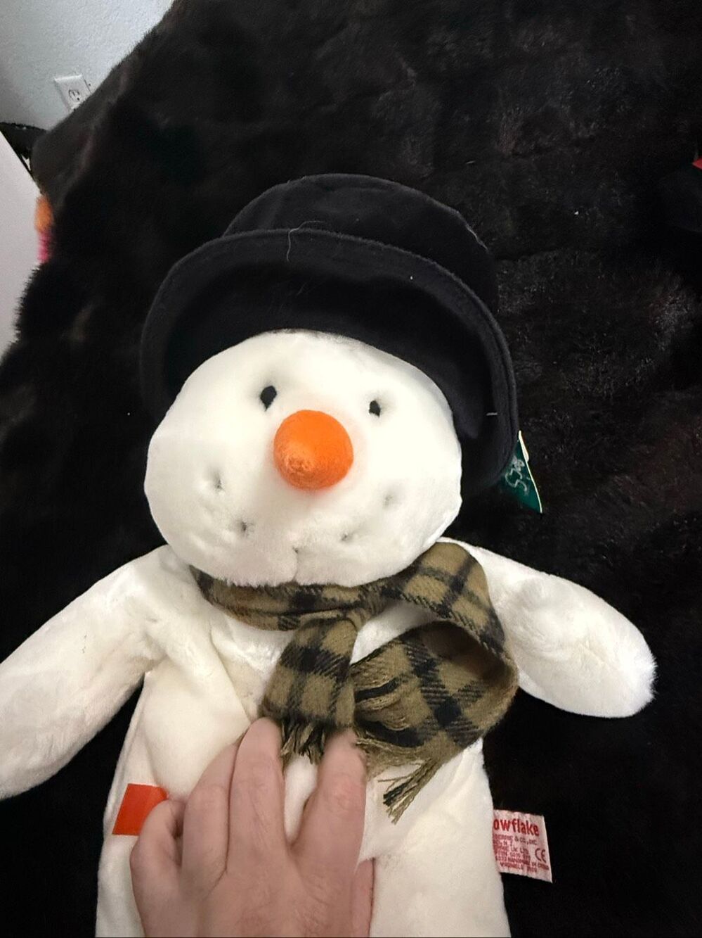 Russ Berrie 17" SNOWFLAKE Winter Snowman Hat Scarf Stuffed Plush Toy Christmas